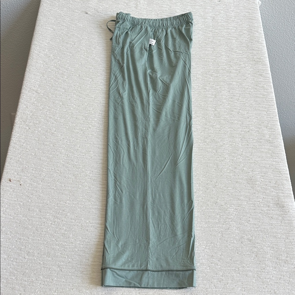 Soft Knit Lounge Pants and Matching Tee in Sage Green NWT - Picture 5 of 6